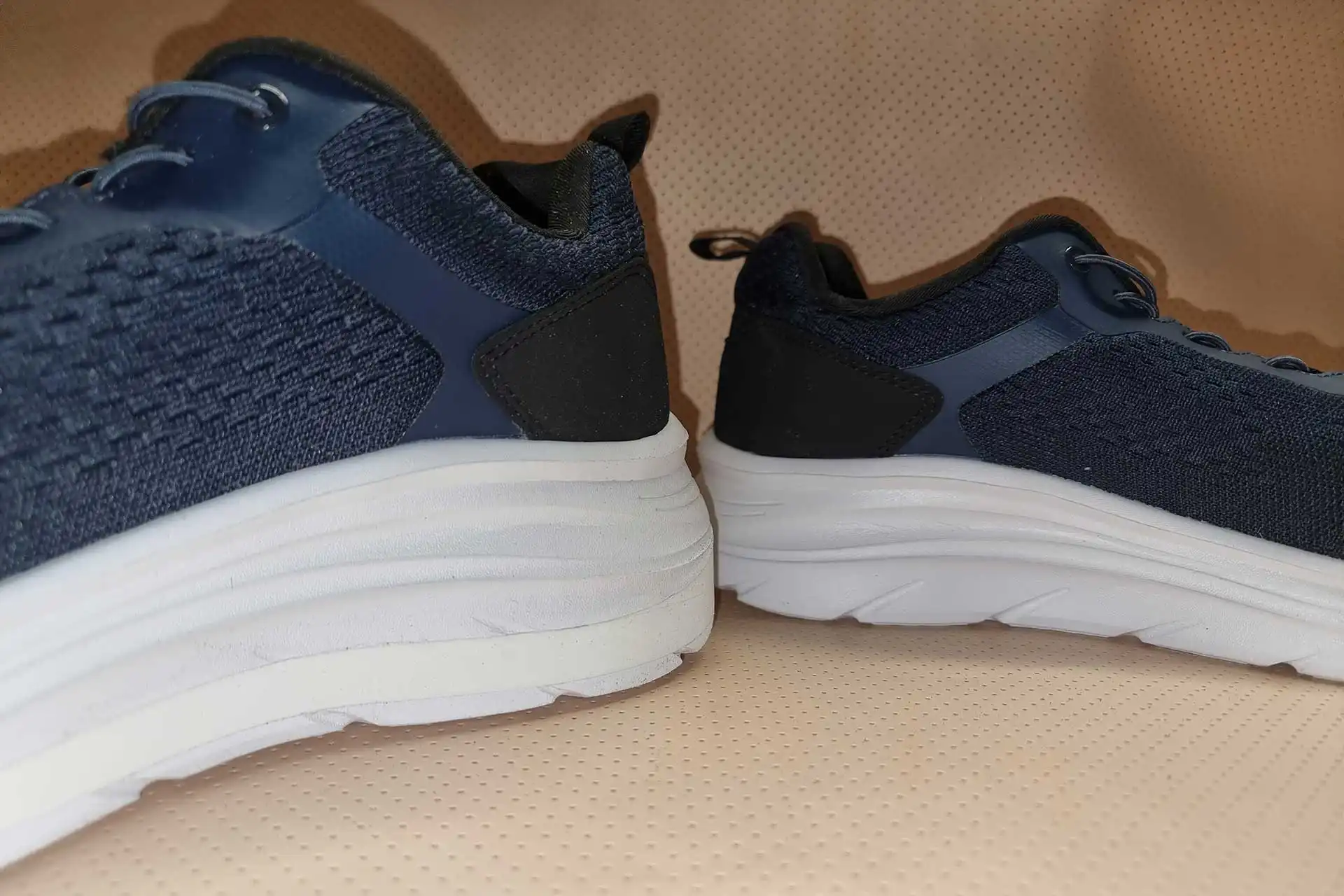 Orthopädieschuhtechnik A. Bartsch - Med./Techn. Hilfsmittel Orthopädie, Orthopädieschuhtechnik - Orthopädische Schuhzurichtungen Turnschuhe