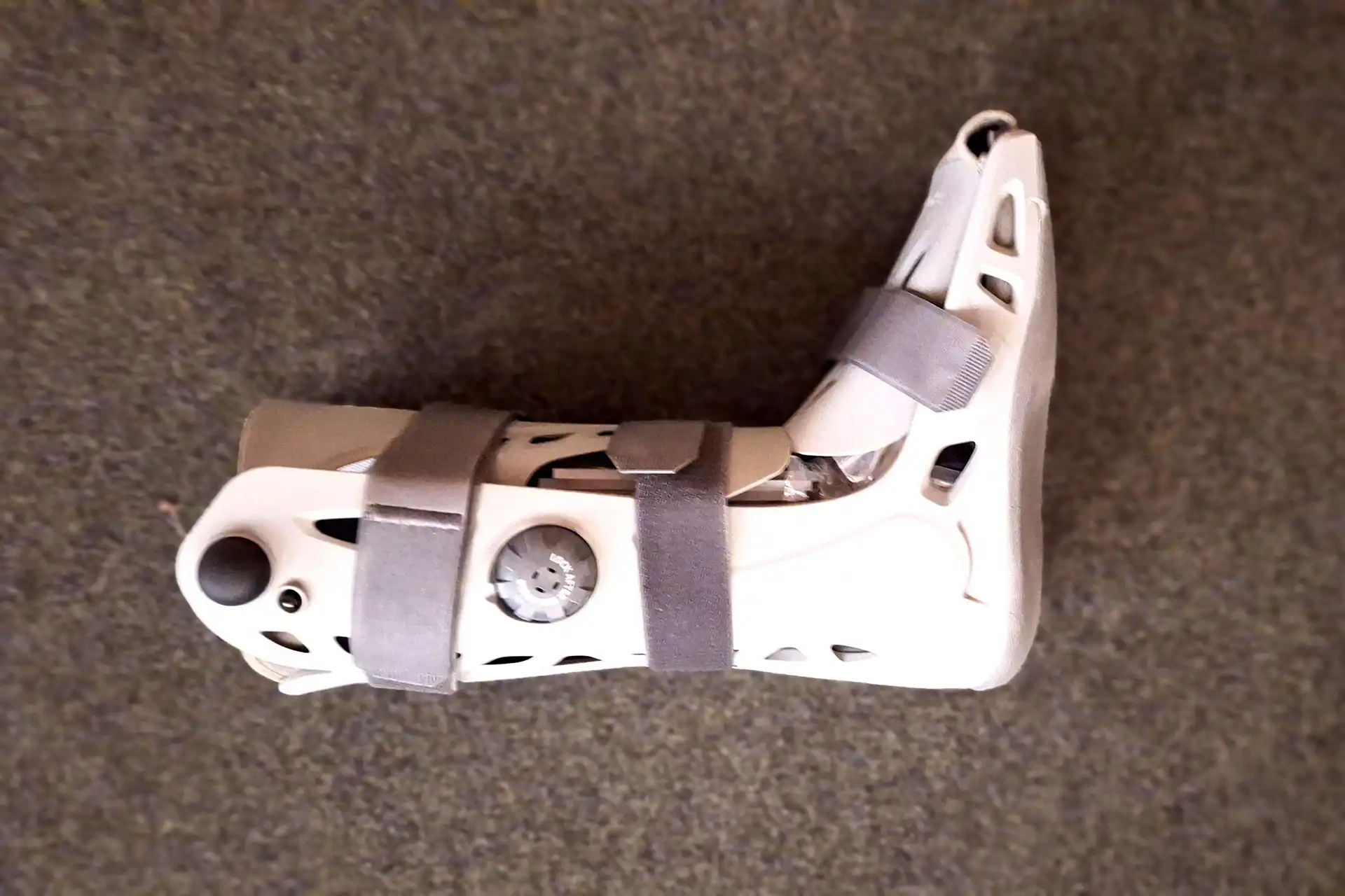 Orthopädieschuhtechnik A. Bartsch - Med./Techn. Hilfsmittel Orthopädie, Orthopädieschuhtechnik - Individuelle Orthesenversorgung - Aircast AirSelect Walker Boot Unterschenkel-Fußorthese