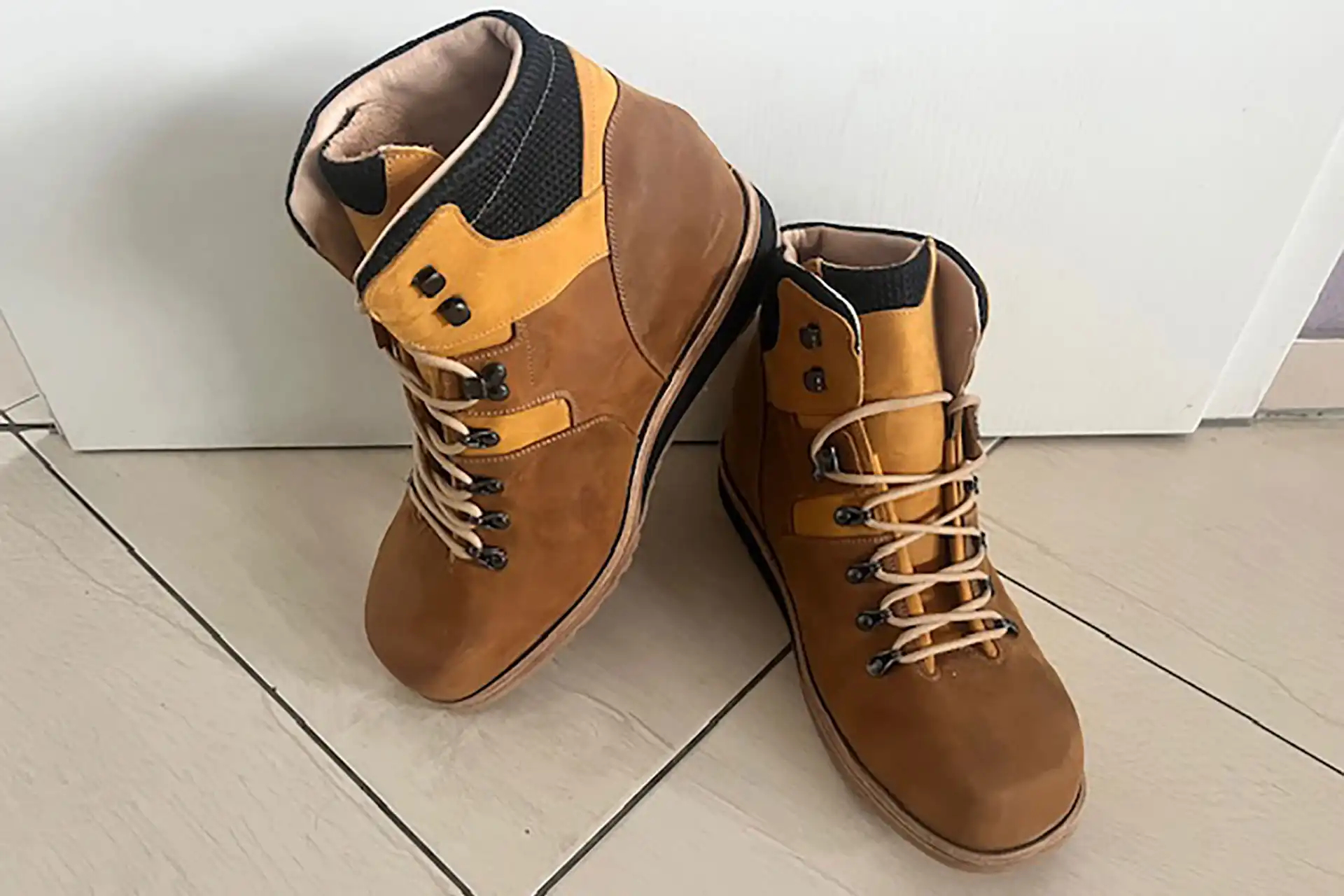 Orthopädieschuhtechnik A. Bartsch - Med./Techn. Hilfsmittel Orthopädie, Orthopädieschuhtechnik - Orthopädische Maßschuhe - Maßschuh für jeden Fuß - maßgefertigte hohe Schuhe