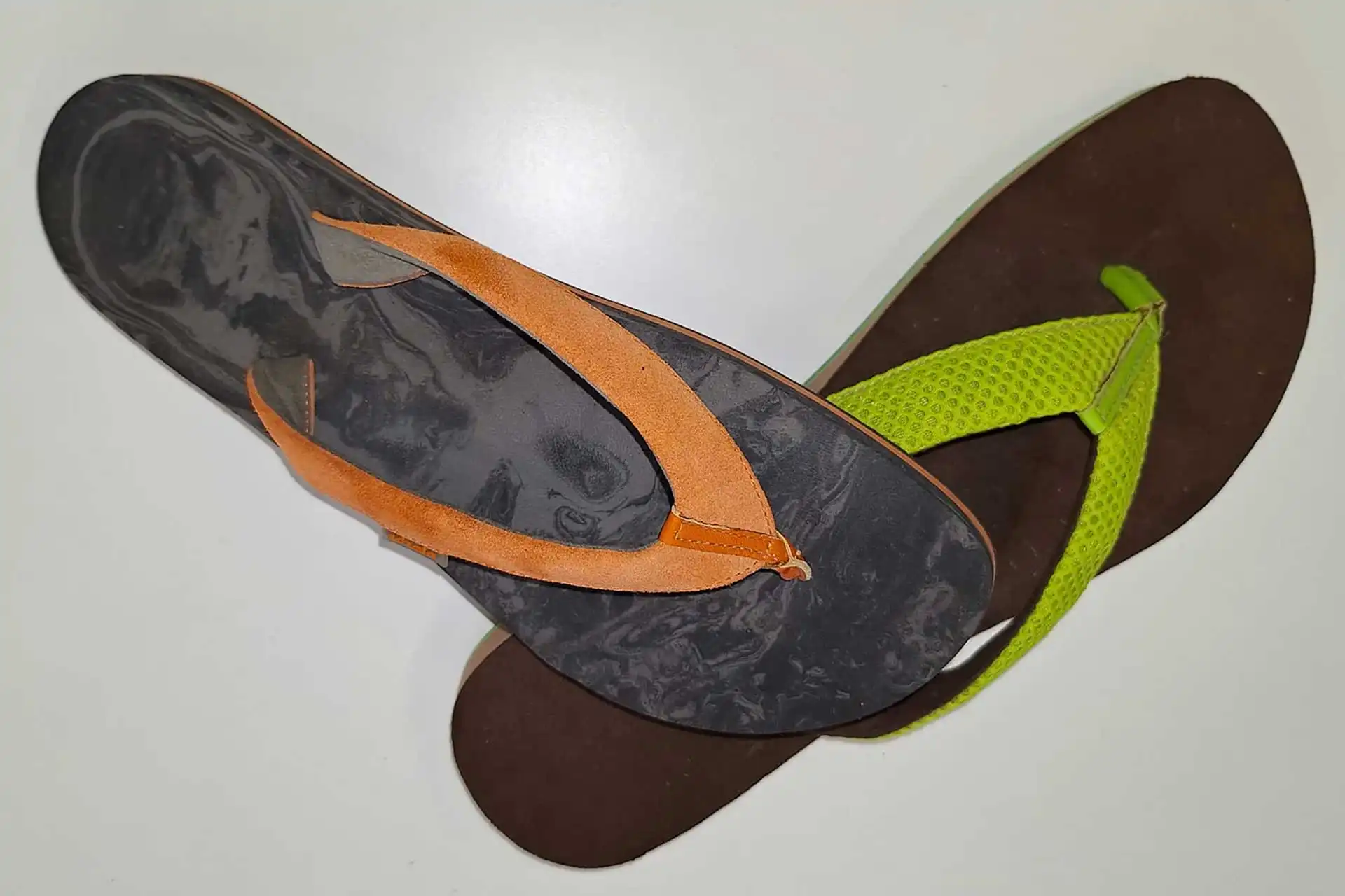 Orthopädieschuhtechnik A. Bartsch - Med./Techn. Hilfsmittel Orthopädie, Orthopädieschuhtechnik - Flip Flops individuell und Ihrem Fußbett gearbeitet